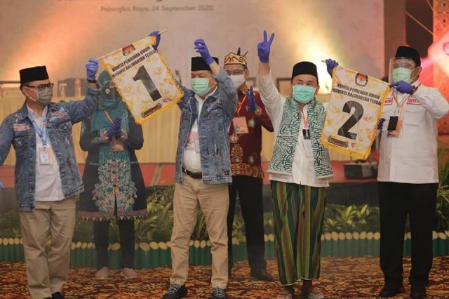 Dua pasangan calon Gubernur Kalteng dalam momentum pengambilan nomor urut calon beberapa waktu lalu.