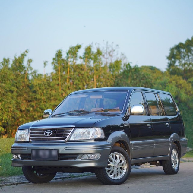 Toyota Kijang Krista milik Arief Muhammad. Foto: dok. Instagram Arief Muhammad