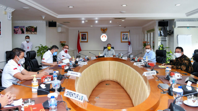 Pertemuan Kemenpora dengan PSSI membahas kelanjutan Liga 1 2020. Foto: Dok. Kemenpora
