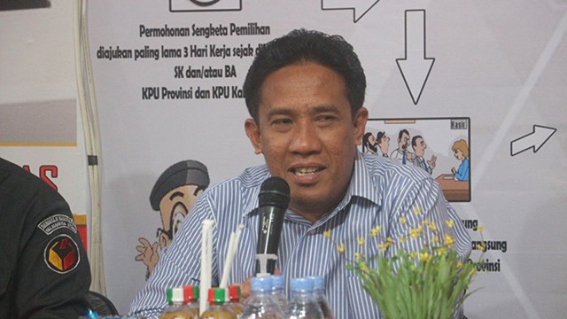 Ketua Bawaslu Maluku Utara Muksin Amrin. Foto: Halik Djokrora