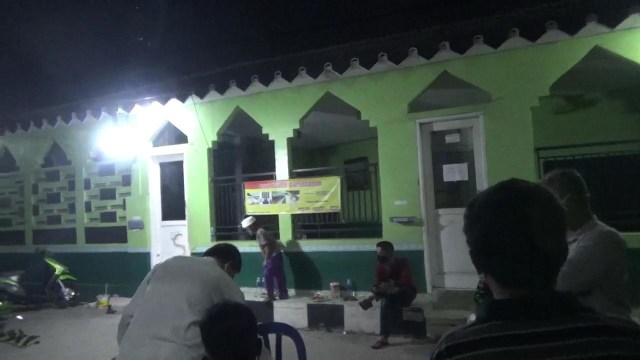 Musala di Tangerang yang dicorat-coret dibersihkan. Foto: Dok. Istimewa
