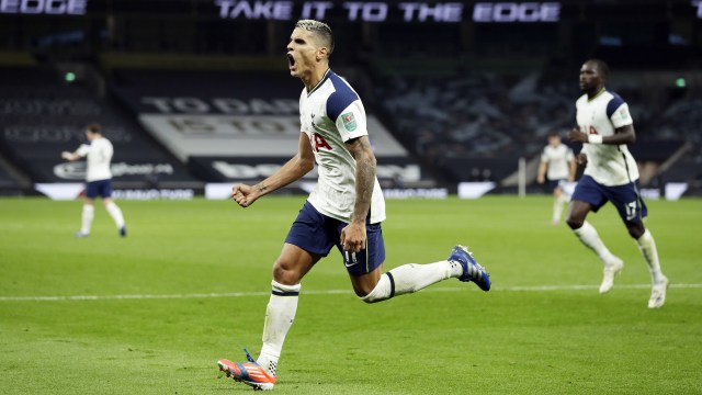 Erik Lamela di laga Tottenham Hotspur vs Chelsea. Foto: Getty Images