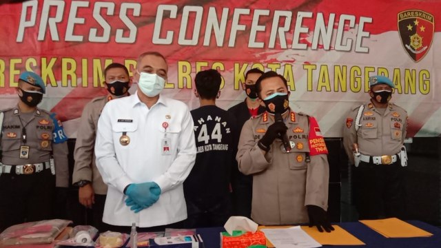 Polisi tetapkan Satrio, pencoret musala 'Anti Islam' di Tangerang, sebagai tersangka, Rabu (30/9). Foto: Dok. Istimewa