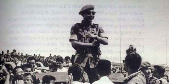 Sarwo Edhie Wibowo, Pemimpin Operasi Penumpasan G30S. ©2016 Buku Ani Yudhoyono. Kepak Sayap Putri Prajurit