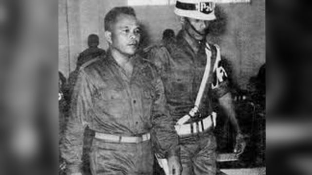 Letkol Untung dalam Mahmilub atas keterlibatannya dalam G30S/PKI. (Foto: Wikipedia)