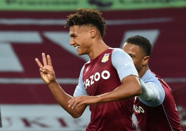Selebrasi pemain Aston Villa, Ollie Watkins saat melawan Liverpool di Villa Park, Birmingham. Foto: Reuters/Rui Vieira