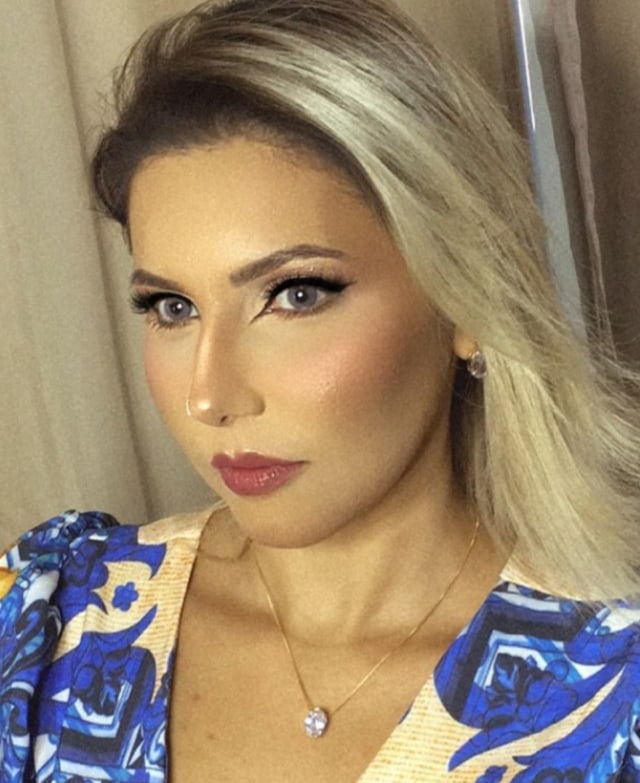 Kamylla Wanessa Cordeiro de Melo, seorang istri asal Brasil mengalami pil pahit lantaran sang suami selingkuh dengan ibu kandungnya saat dirinya koma di rumah sakit. (Foto: Instagram/@kamyllaa.melo)  