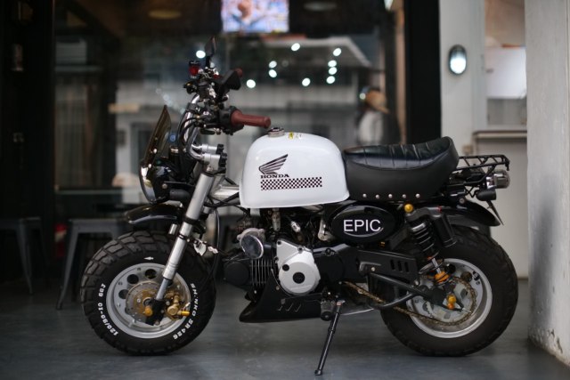 Honda Monkey kustim dari motor bebek Karisma. Foto: Flash Rabbit Custom