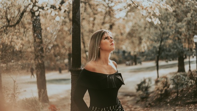 4 Zodiak yang Paling Suka Warna Hitam. Foto: Unsplash