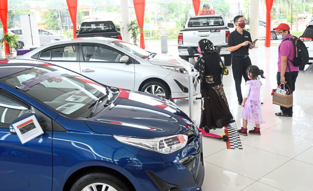 Malaysia memberikan pembebasan pajak penjualan mobil baru sampai 100 persen, untuk dorong industri otomotif. Foto: thestar.com.my