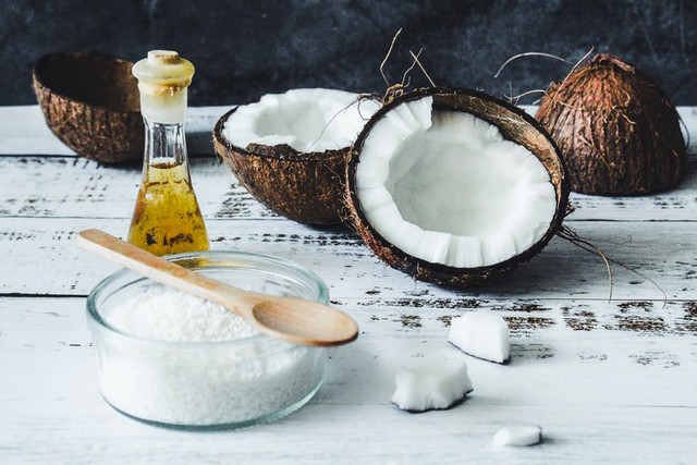 Ilustrasi virgin coconut oil foto:Unsplash
