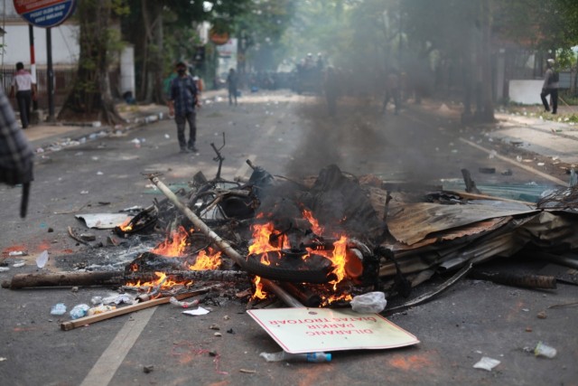 Aksi tolak Omnibus Law. Foto: Ben