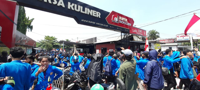 Demonstran Omnibus Law