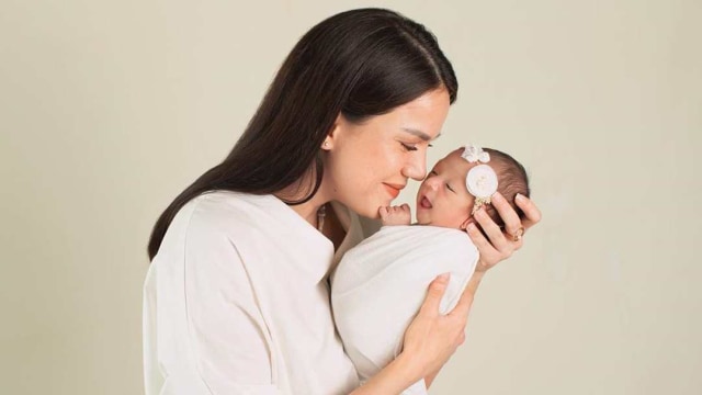 Alice Norin dan anak keduanya Foto: Instagram @alicenorin