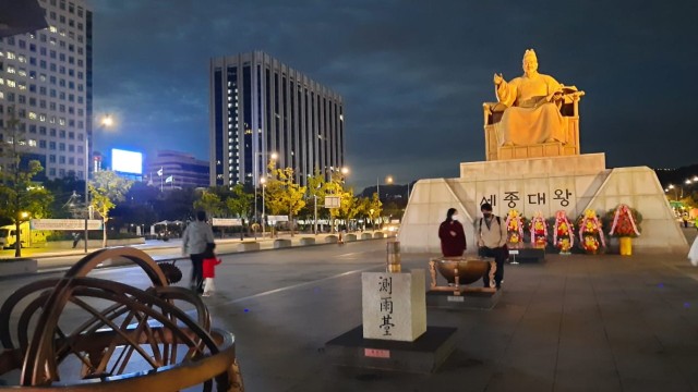 Patung Raja Sejong di Seoul, Korea Selatan. Foto: Khiththati/acehkini