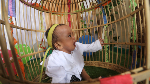 Tedak Sinten, Salah Satu Tradisi Suku Jawa. Foto: Prasetia Fauzani/ANTARA FOTO