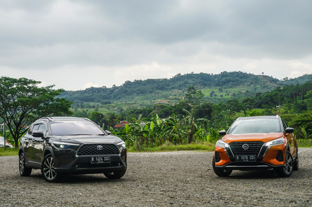 Toyota Corolla Cross vs Nissan Kicks. Foto: dok. Muhammad Ikbal/kumparan