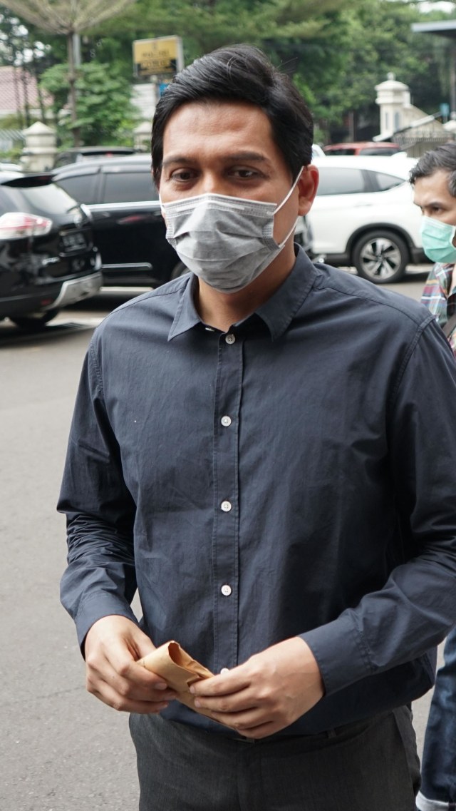 Artis sinetron Lucky Hakim saat ditemui di Polres Jakarta Selatan, Rabu, (14/10). Foto: Ronny