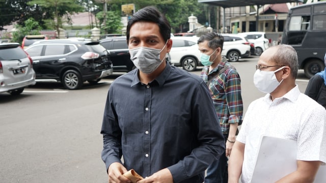 Artis sinetron Lucky Hakim saat ditemui di Polres Jakarta Selatan, Rabu, (14/10). Foto: Ronny