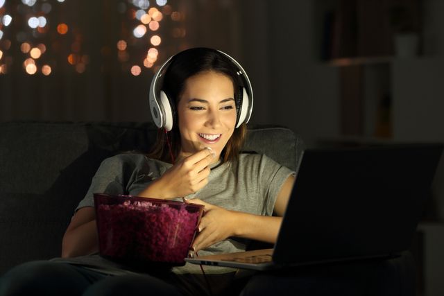 Ilustrasi streaming film online. Foto: Unsplash