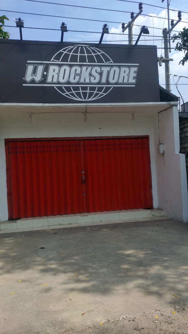 Distro di Lamongan yang bosnya diduga cabuli model. Foto: Dok. Istimewa