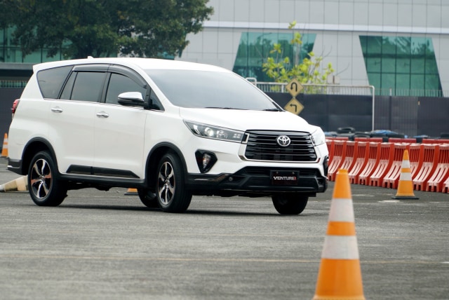 Toyota Kijang Innova Venturer Facelift 2020. Foto: dok. TAM