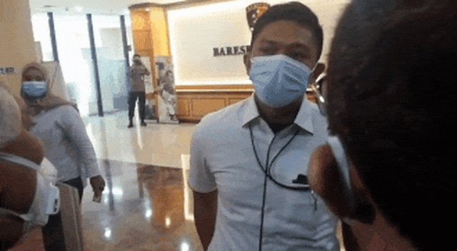 Saat Gatot Nurmantyo dan Din Syamsuddin dihalangi petugas bertemu Kapolri Jenderal Idham Azis, di Bareskrim Polri. Foto: Dok. Istimewa