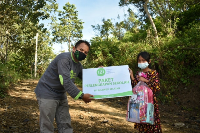 "Bantu Belajar Online, Pelajar Gowa dan Pinrang Sambut Antusias Tim IZI" - Dok. IZI