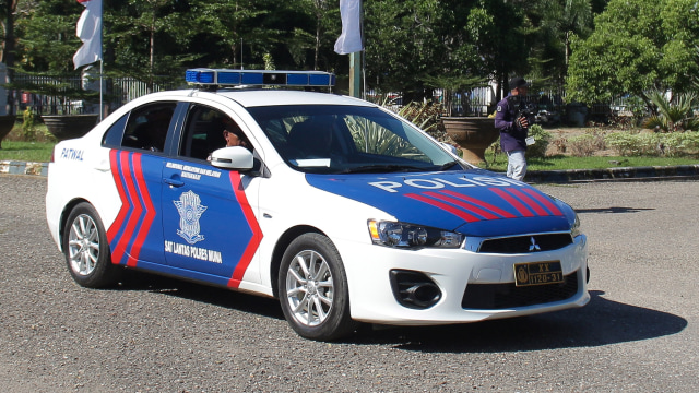 Ilustrasi mobil patroli dan pengawalan. Foto: Shutterstock