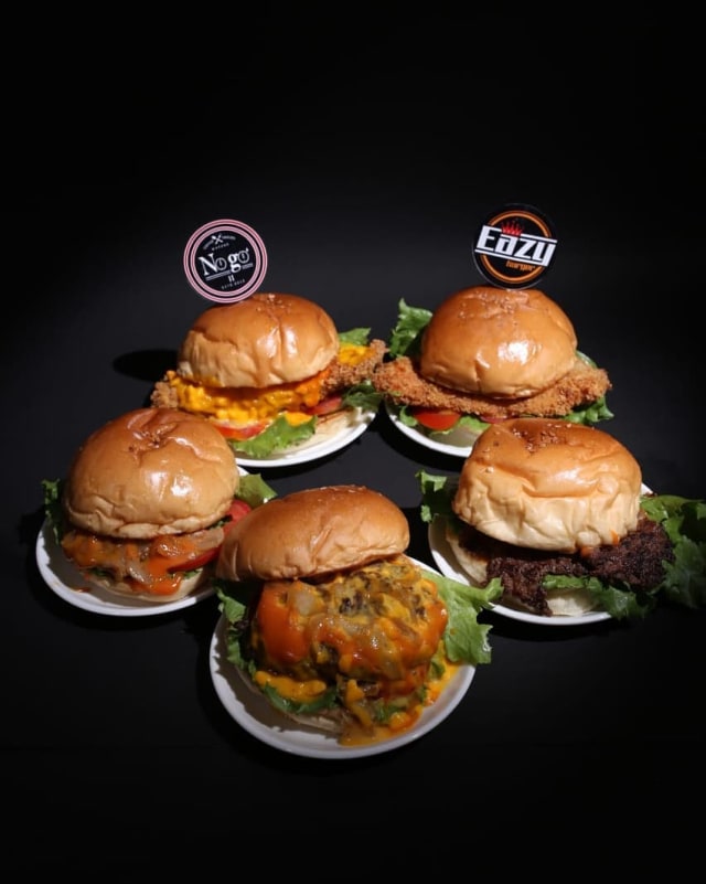 Eazy Burger yang diracik sendiri sesuai lidah orang Indonesia hadir di Kota Singkawang. Foto: Dok. Istimewa