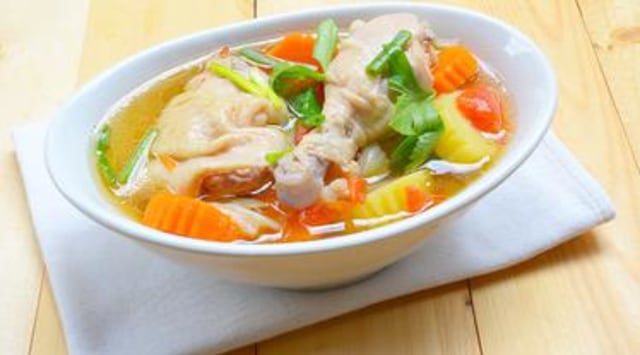 Sayur sop ayam kampung untuk si kecil. Foto: Fimela