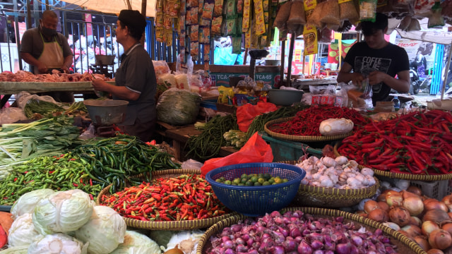Peagang sayuran di Pasar Anyar, Kota Bogor, Minggu (18/10). Foto: Ema Fitriyani/kumparan