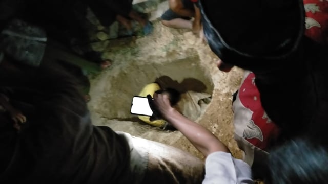 Makam di Merangin dibongkar. (Foto: dok Polres Pemenang)
