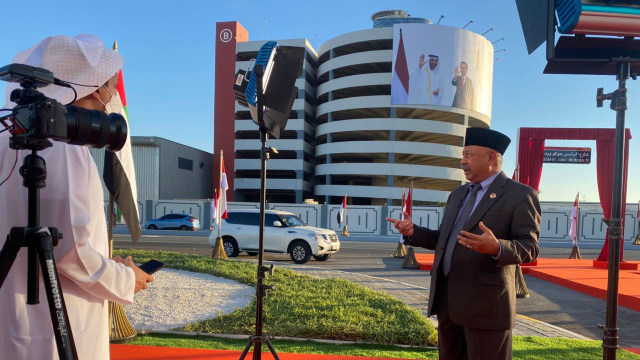 Dubes RI untuk UEA Husin Bagis dalam acara peresmian nama jalan Presiden RI Joko Widodo di Abu Dhabi, Uni Emirat Arab. Foto: Dok. KBRI Uni Emirat Arab