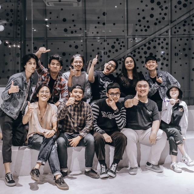 Tim Revolt Industry dok Revolt Industry