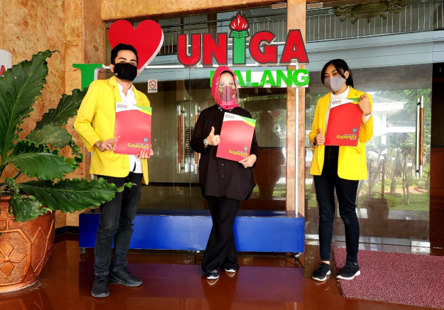 Prof Dr Dyah Sawitri SE MM (tengah). Foto: dok