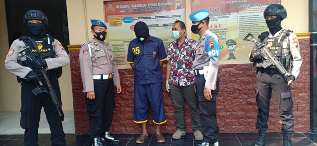 Yulia dibunuh dan dibakar oleh pelaku bernama Eko Prasetyo karena urusan piutang sebesar Rp 145 juta