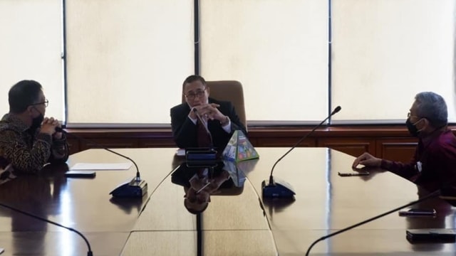 Pertemuan Pemprov Sulawesi Barat dengan Kementerian Kesehatan terkait persiapan pembukaan pendidikan kedokteran di daerah ini. Foto: Dok. Badan Penghubung Pemprov Sulbar