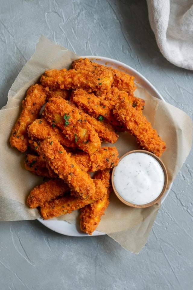 Ilustrasi Nugget Ayam dengan Sayur. Sumber: Thecuriouschickpea.com