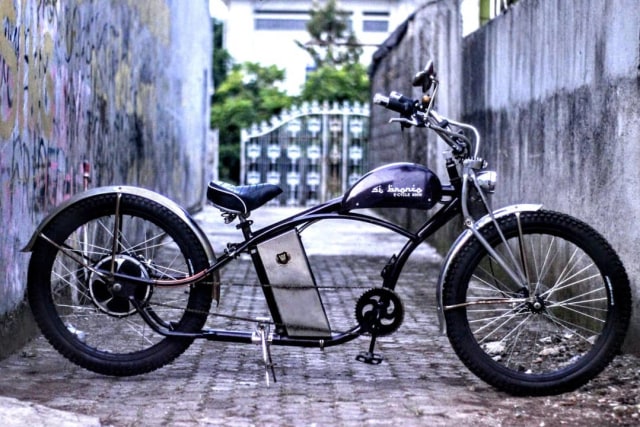 Sepeda lowrider rasa motor listrik. Foto: Petrikbike