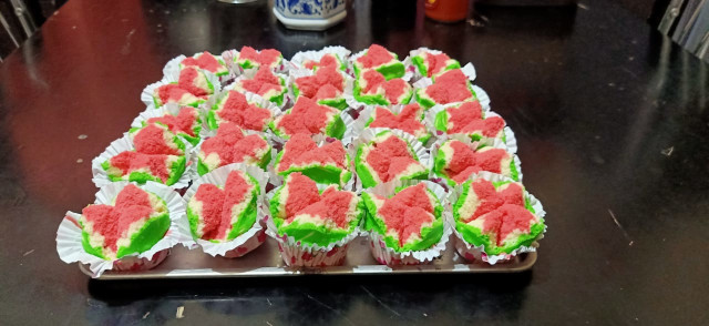 Foto kue yang dibuat oleh Midah