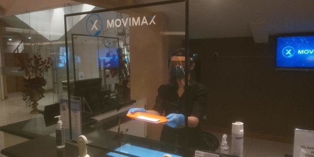 Berbagai fasilitas dan standar protokol kesehatan yang diterapkan manajemen Bioskop Movimax Sarinah Kota Malang di era New Normal. Foto: Ulul Azmy