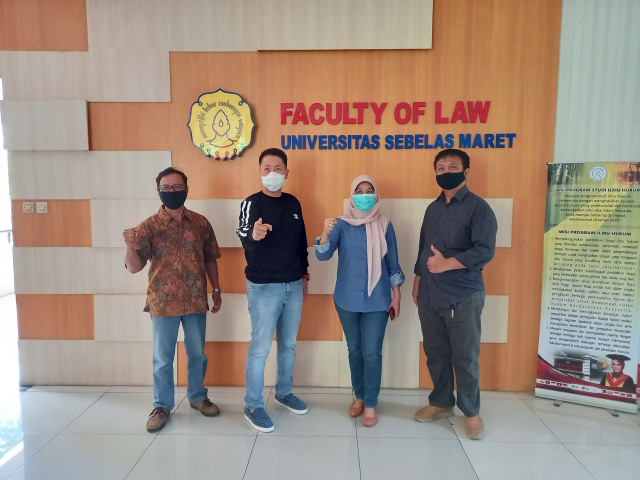 Mahasiswa S3 Fakultas Hukum UNS, Henry Indraguna, menyoroti politik uang pada saat pelaksanaan kampanye di Indonesia. Hal ini didasarkan dengan pengalamannya saat menjadi Caleg Dapil 5 Jawa Tengah tahun 2019 silam