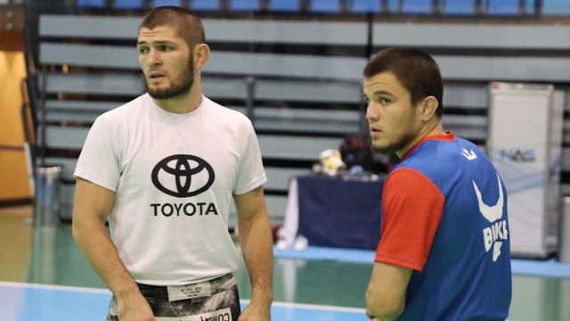 Petarung MMA, Umar Nurmagomedov bersama Khabib Nurmagomedov. Foto: Instagram/Umar Nurmagomedov