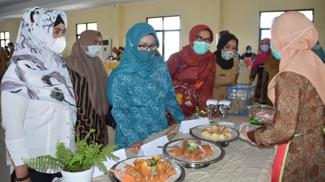 Lomba masak serba ikan yang digelar Tim Penggerak PKK Sulawesi Barat. Foto: Dok. Kominfo Sulbar