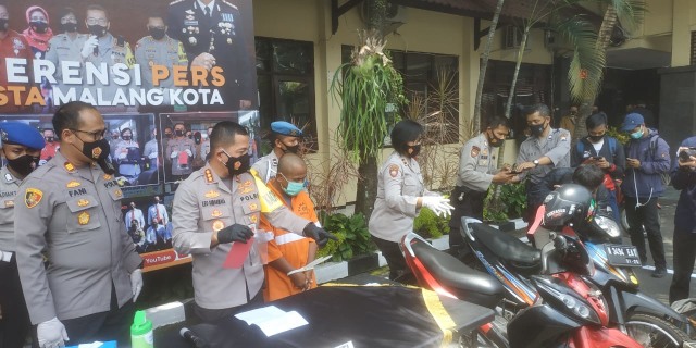 MI alias Bedes (35), spesialis curanmor di Malang kembali diamankan petugas atas kasus serupa. Foto: Ulul Azmy