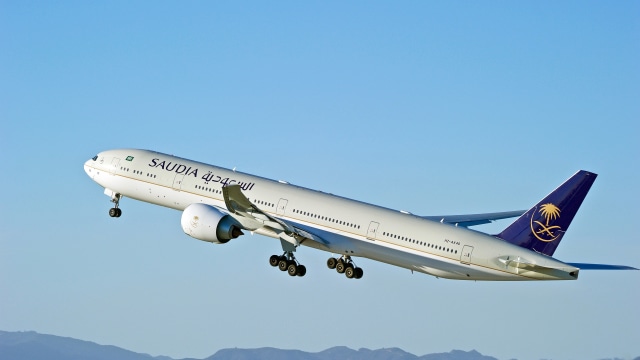Pesawat Saudia milik maskapai nasional Arab Saudi. Foto: Shutterstock