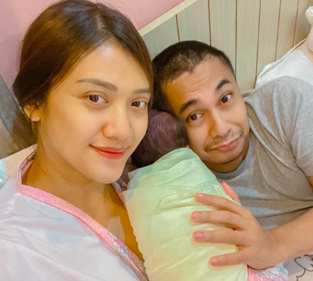 Anissa Aziza, Askara, dan Raditya Dika foto:Instagram/anissaaziza