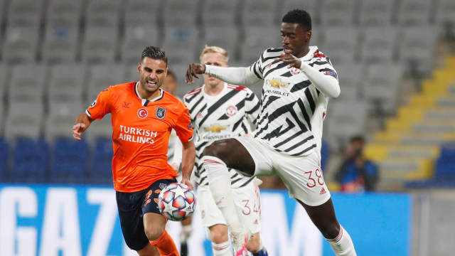 Pertandingan  Istanbul Basaksehir melawan Manchester United pada di Liga Champions, Rabu (4/11).
 Foto: MURAD SEZER/REUTERS