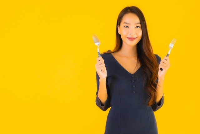 Ilustrasi Perempuan Diet Foto: Freepik